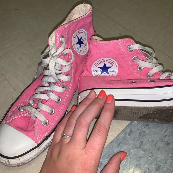 Converse - Picture 2 of 4